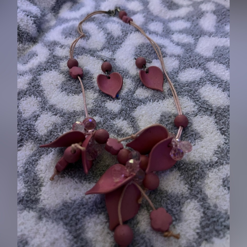 Rose necklace set